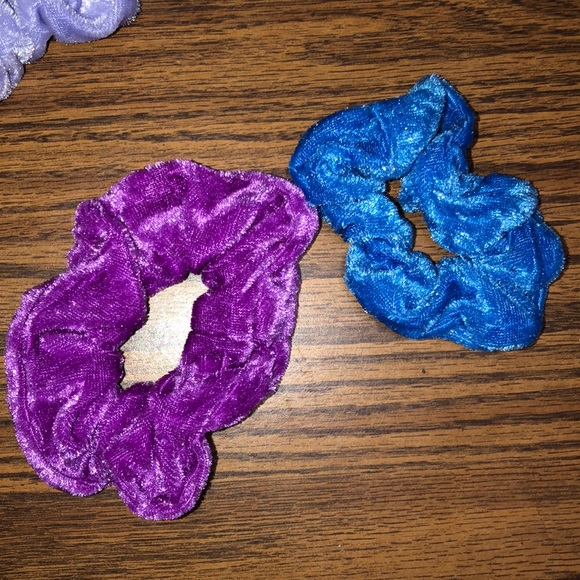 14 VELVET SCRUNCHIES - Picture 3 of 3